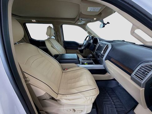 Used 2015 Ford F150 Lariat image 22