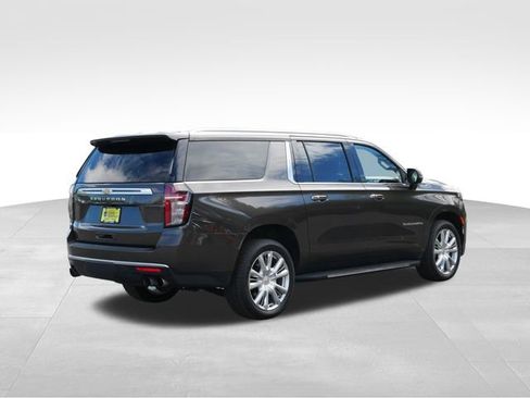Used 2021 Chevrolet Suburban High Country AWD/4WD image 10