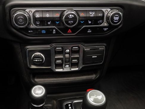 Certified 2023 Jeep Wrangler Willys 4xe w/ Sun & Screen Package image 37