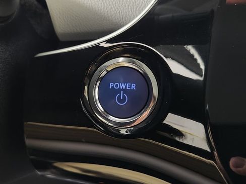 Used 2016 Toyota Prius Three Touring w/ Preferred Accessory Package FWD image 30