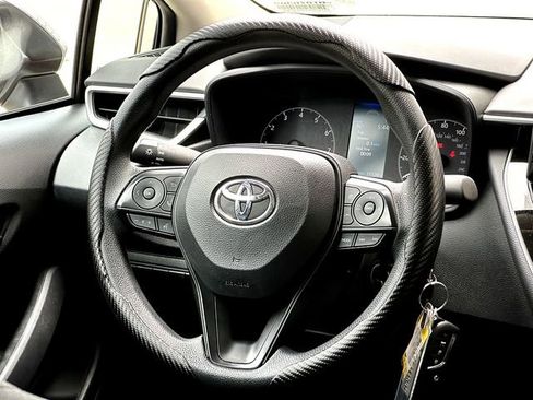 Used 2023 Toyota Corolla LE FWD image 29