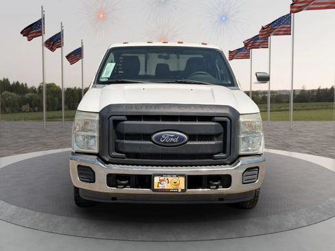 Used 2015 Ford F250 XL w/ Power Equipment Group RWD image 3