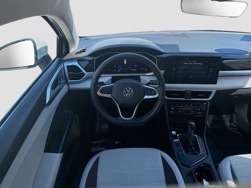 Used 2025 Volkswagen Taos SE image 22