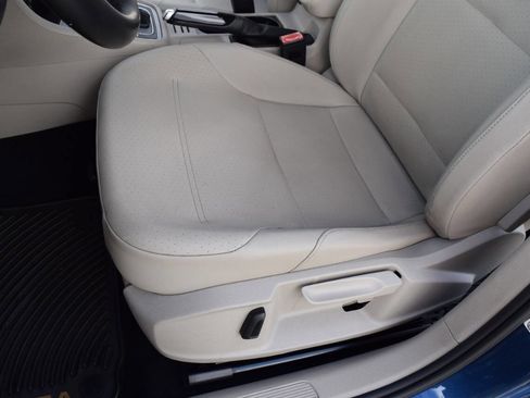 Used 2015 Volkswagen Golf TDI SE image 39