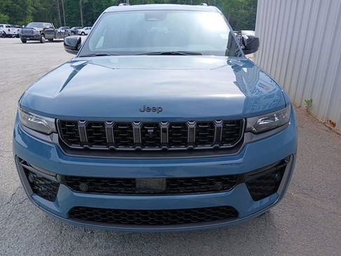 New 2026 Jeep Grand Cherokee L Limited AWD/4WD image 9