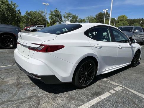 Used 2025 Toyota Camry SE w/ Convenience Package FWD image 27