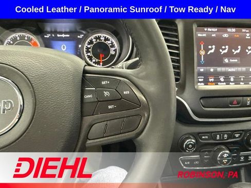 Used 2022 Jeep Cherokee Trailhawk w/ Sun, Sound & Nav Group AWD/4WD image 29