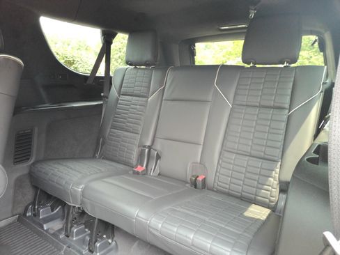 Used 2024 Cadillac Escalade ESV V w/ LPO, ONYX Package AWD/4WD image 17