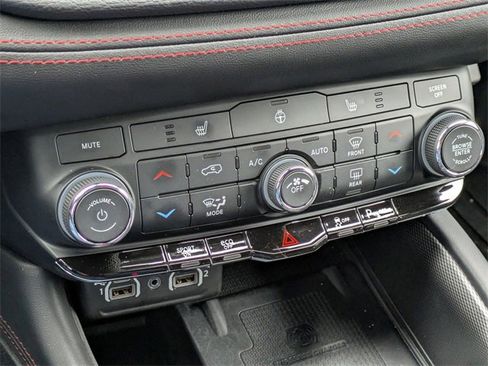 Used 2024 Dodge Durango R/T w/ Blacktop Package image 20