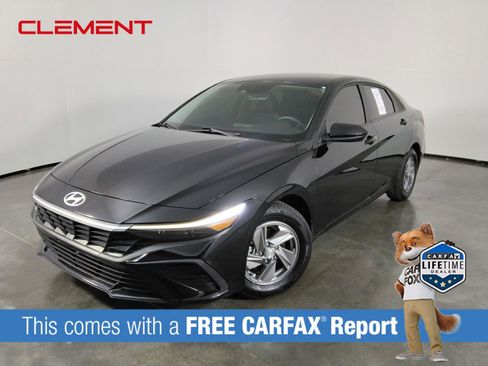 Used 2025 Hyundai Elantra SE FWD image 1
