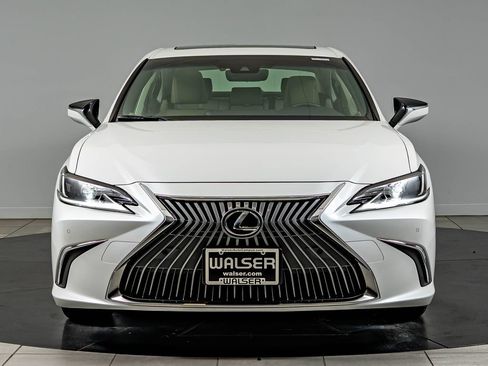 Used 2019 Lexus ES 350 w/ Premium Package FWD image 2