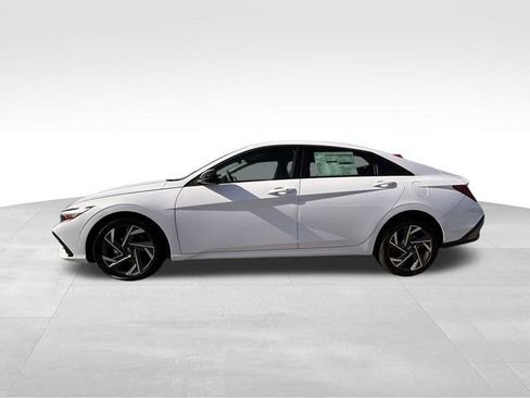 New 2025 Hyundai Elantra Sport image 8