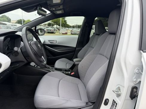 Used 2025 Toyota Corolla SE FWD image 24