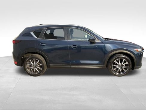 Used 2018 MAZDA CX-5 Touring w/ Preferred Equipment Package FWD image 4