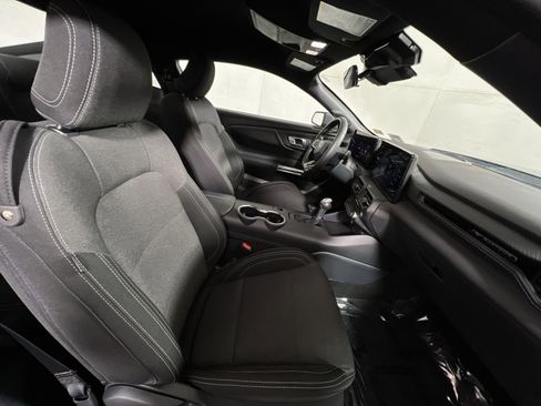 Used 2024 Ford Mustang Coupe image 25