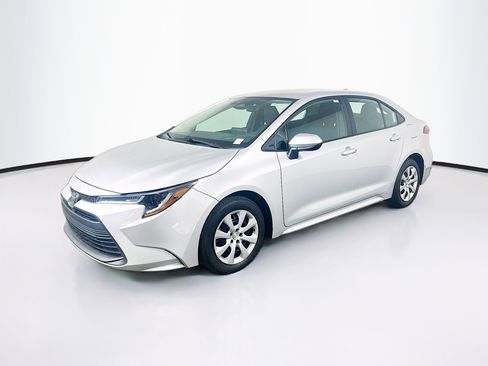 Used 2024 Toyota Corolla LE FWD image 3
