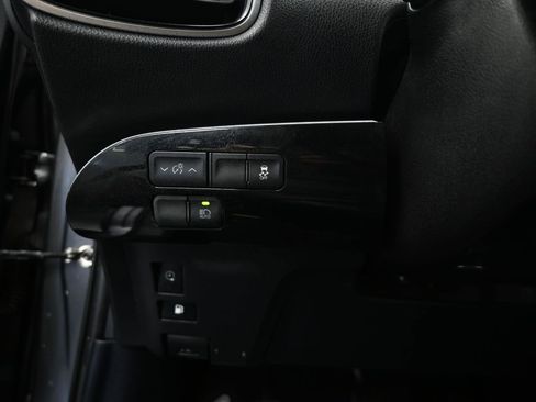 Used 2018 Toyota Prius Prime Plus image 11