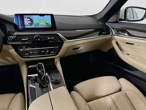 Used 2019 BMW 540i w/ Executive Package RWD image 24