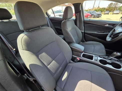 Used 2017 Chevrolet Cruze LT w/ Convenience Package FWD image 26