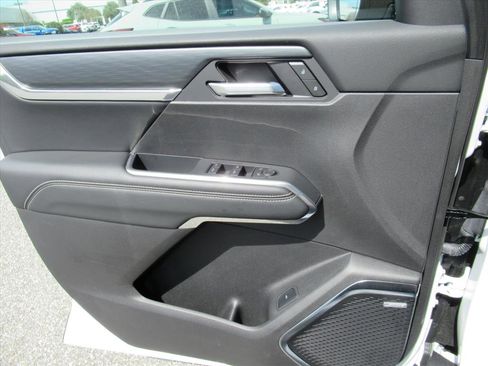 Used 2025 GMC Acadia Elevation image 21