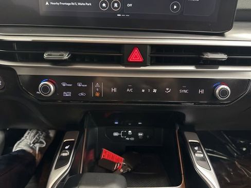 Used 2024 Kia Sorento S image 41