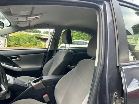 Used 2015 Toyota Prius Two FWD image 6