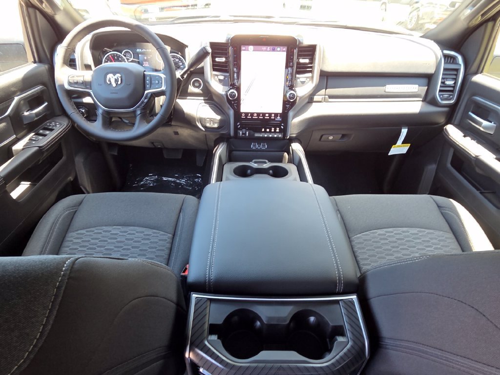 New 2026 RAM 2500 Big Horn AWD/4WD image 24