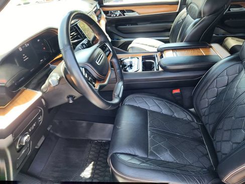 Used 2024 Jeep Grand Wagoneer L Series III AWD/4WD image 12