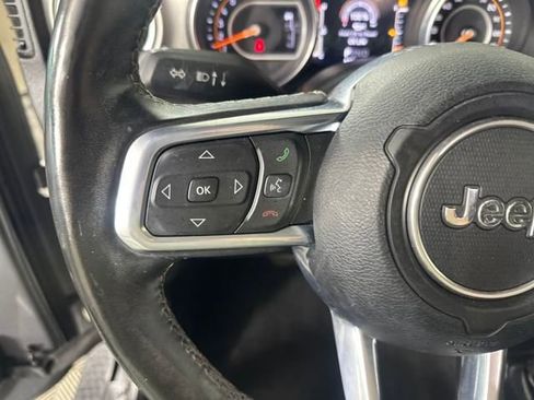 Used 2020 Jeep Wrangler Unlimited Sahara image 15