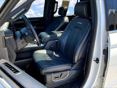 Used 2023 Ford Expedition Platinum image 23