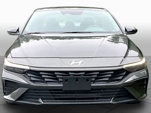 Used 2025 Hyundai Elantra Sport FWD image 3