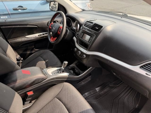 Used 2018 Dodge Journey SE w/ Blacktop Package FWD image 19