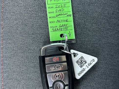 Used 2025 Ford Expedition Max Active AWD/4WD image 27
