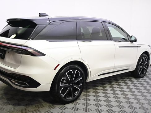 New 2026 Lincoln Nautilus Reserve image 7