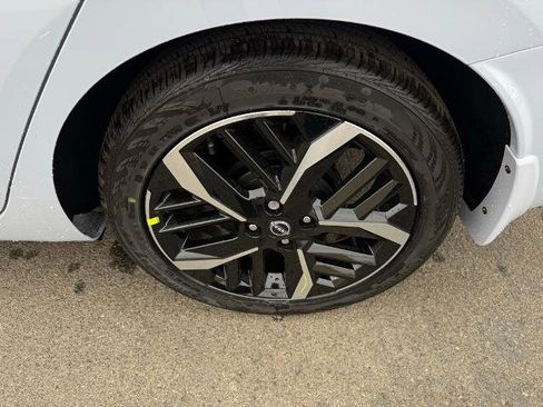 New 2025 Nissan Versa SR w/ Trunk Package image 9