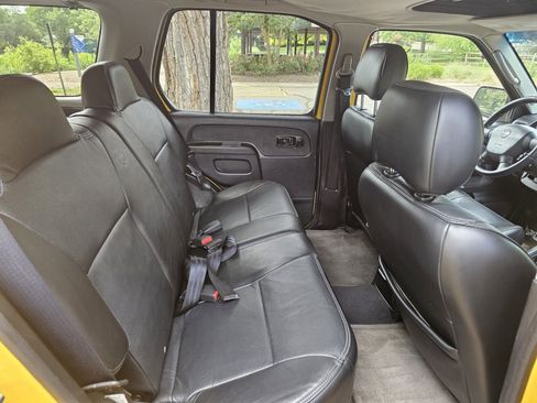 Used 2004 Nissan Xterra SE w/ (LTH) Rugged Leather Pkg AWD/4WD image 31