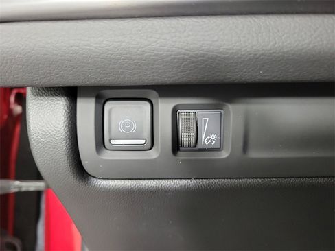 Certified 2024 Cadillac XT4 Premium Luxury image 31