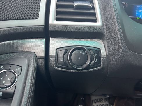 Used 2015 Ford Explorer XLT w/ Equipment Group 202A image 10