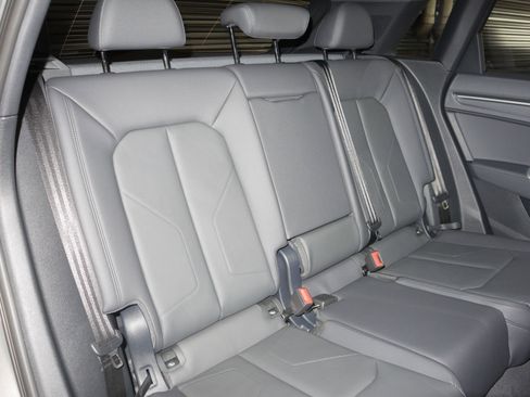 New 2025 Audi Q3 2.0T Premium image 11