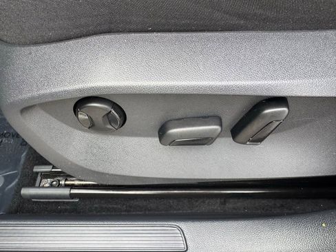 Used 2022 Volkswagen Taos SE image 20