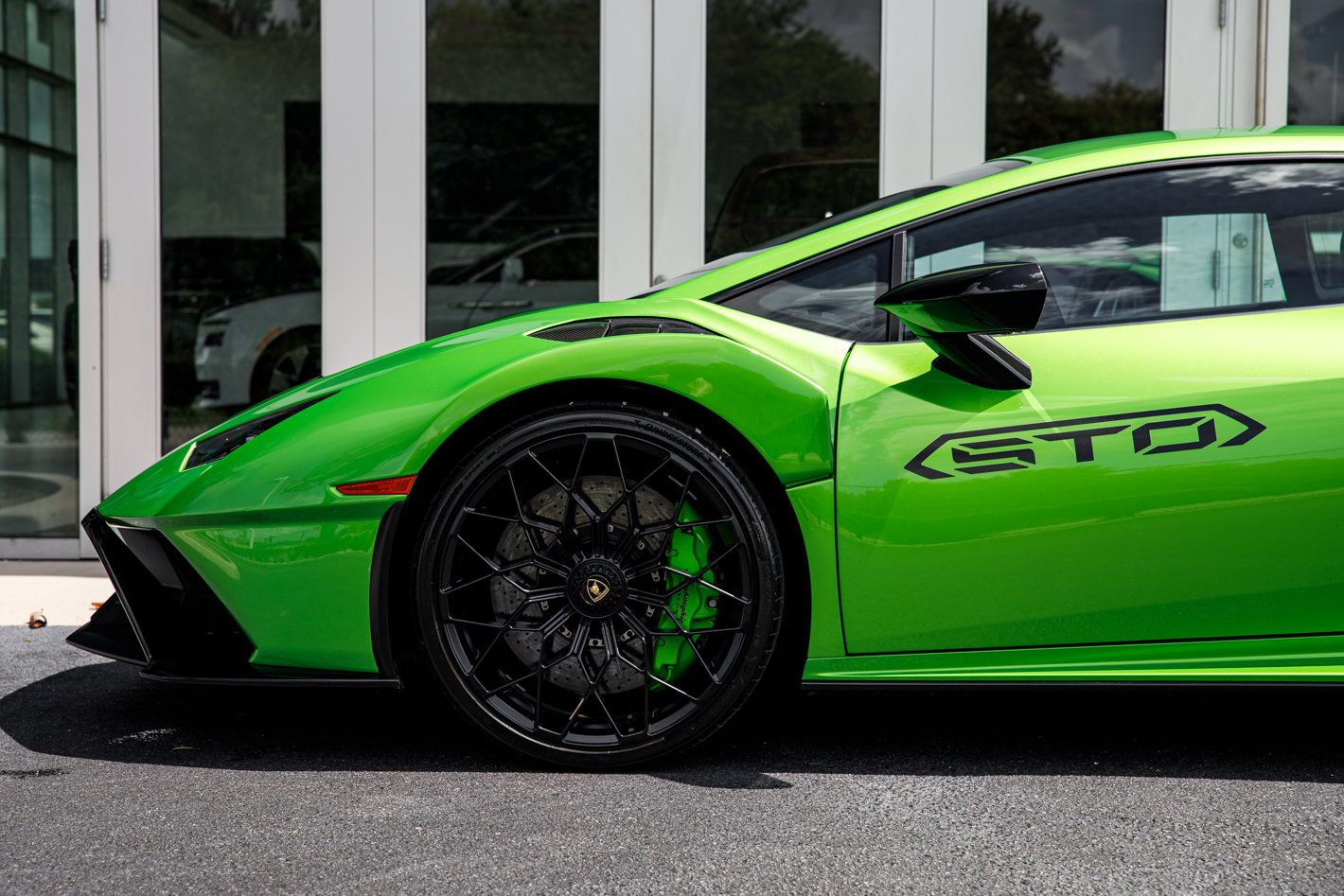 Used 2023 Lamborghini Huracan STO RWD image 14