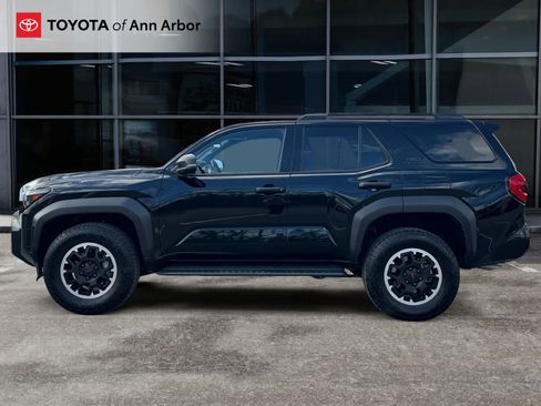 Used 2025 Toyota 4Runner TRD Off-Road image 9