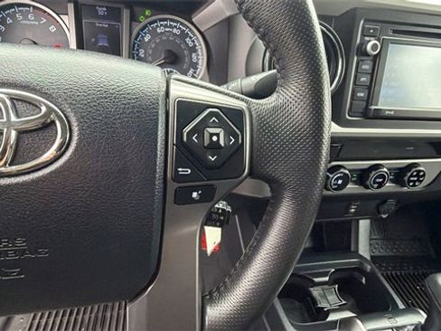 Used 2017 Toyota Tacoma SR5 image 28