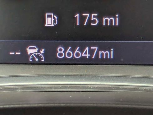 Used 2022 Chevrolet Traverse RS image 19