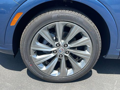 New 2025 Buick Envista Avenir image 9