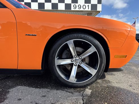 Used 2014 Dodge Challenger R/T image 13