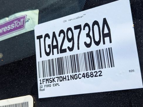 Used 2022 Ford Explorer XLT w/ Equipment Group 202A image 5