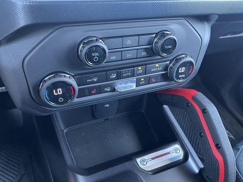 Used 2024 Ford Bronco Heritage Edition AWD/4WD image 31