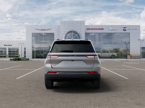 New 2026 Jeep Grand Cherokee Altitude image 7