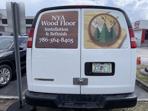 Used 2018 Chevrolet Express 2500 image 6